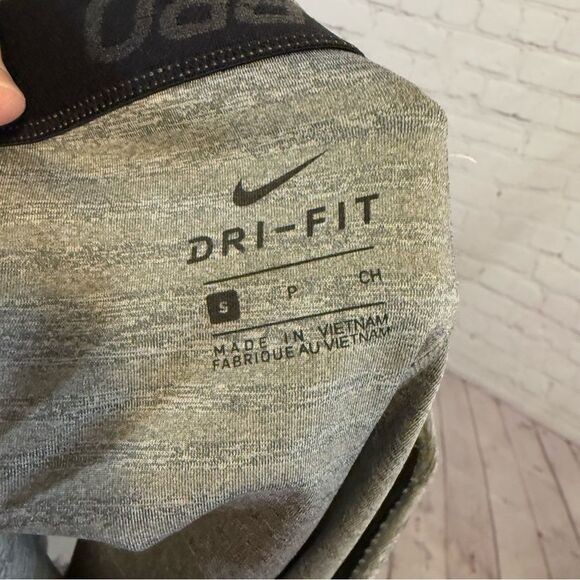 Nike Dri Fit Spandex Shorts size small - Picture 6 of 7